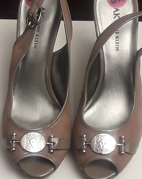 Shoes .... Anne Klein - Picture 1 of 3
